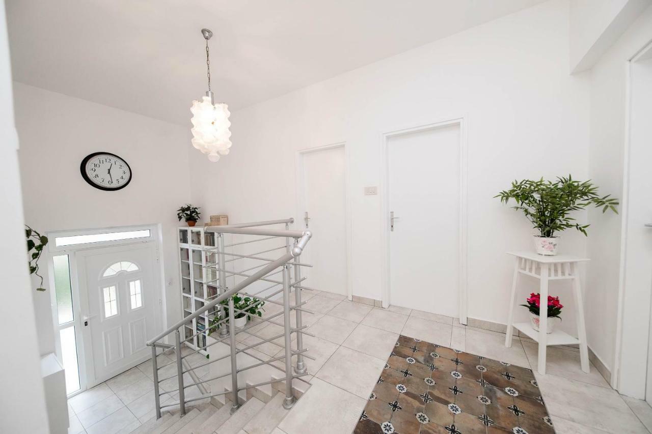 Apartmani Ruzica ツリクヴェニツァ エクステリア 写真
