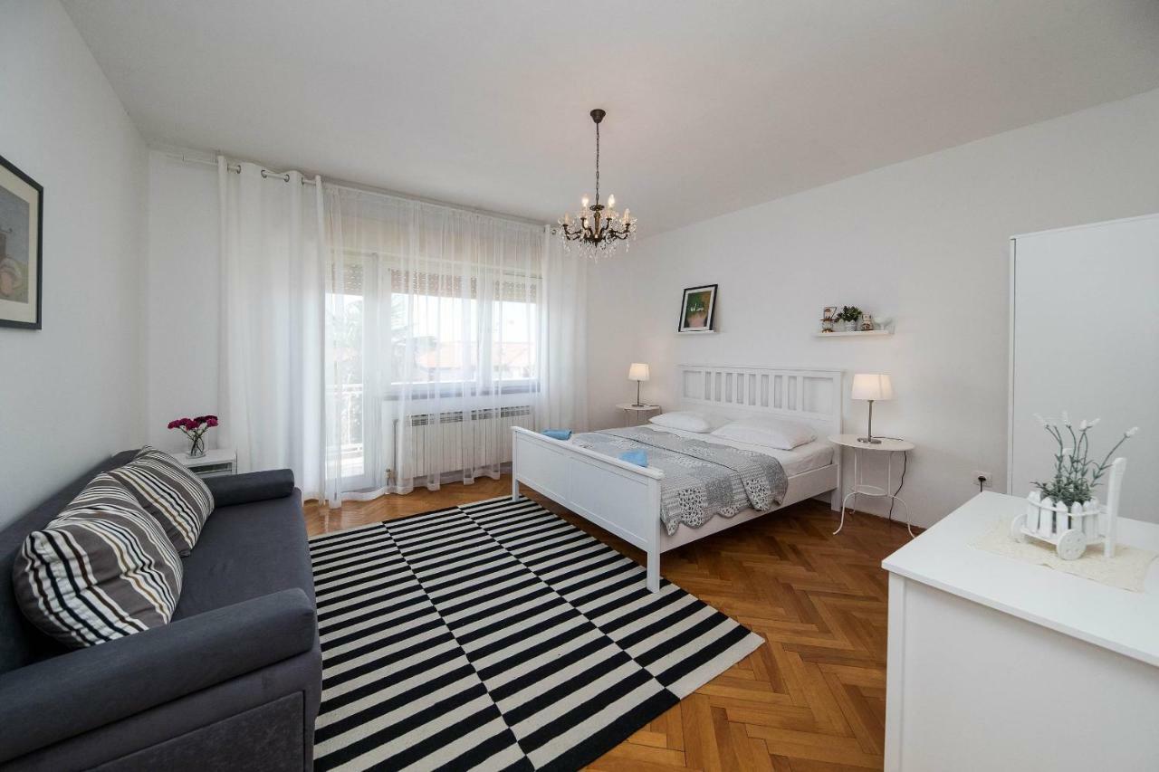 Apartmani Ruzica ツリクヴェニツァ エクステリア 写真
